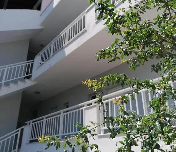 Elpida View בית הארחה