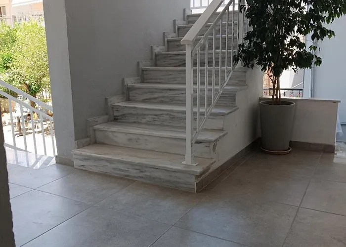 בית הארחה Elpida View 4*