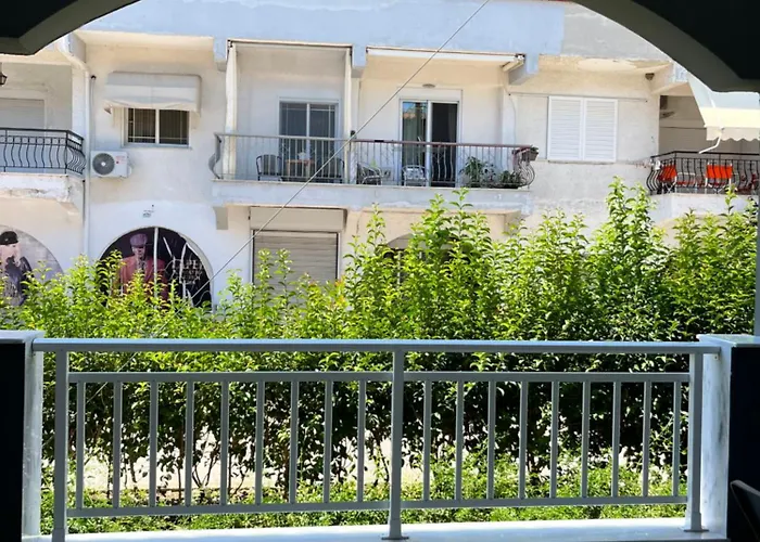 Elpida View בית הארחה